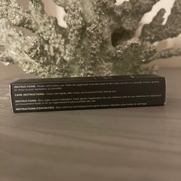 Aesthetica Liquid Eyeliner - Picture 2 of 5